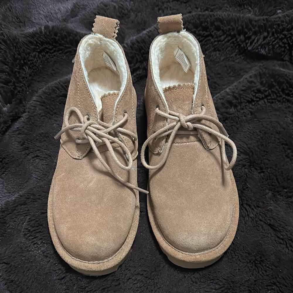 Bear Paw Tan Suede Ankle Boots with Fur Lining size 6